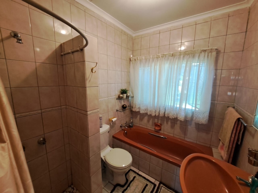 3 Bedroom Property for Sale in Safari Gardens North West